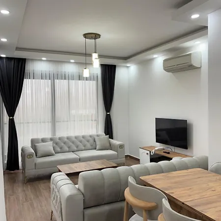 Lale Saray Sapanca